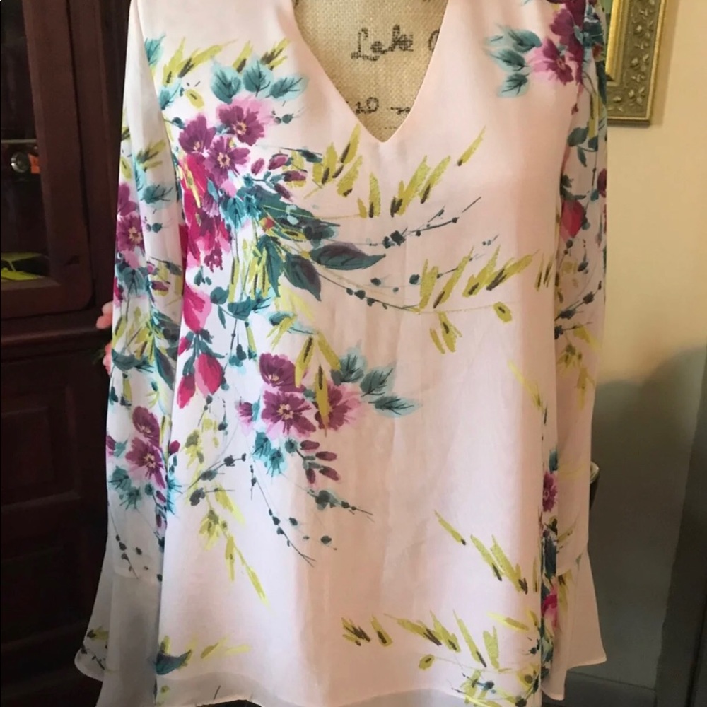 Investments Women’s long sleeves blouse